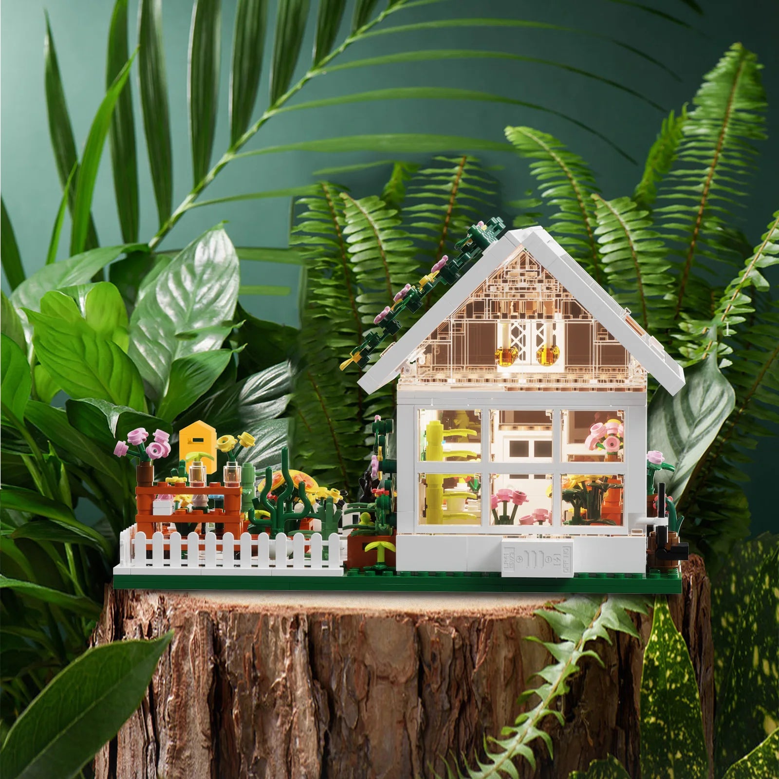 Mini Buildable Dollhouse - Floral Style